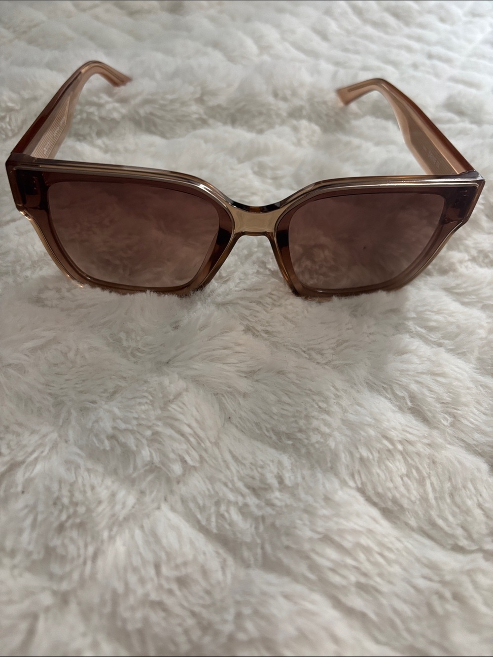 Quay Drive In Sunglasses - Picture 7 of 9